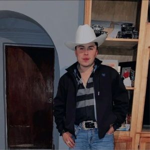 Meet your Posher, Leonel